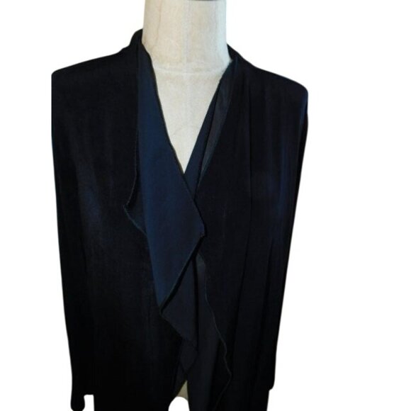 Chico's Size M Medium (1) Black Travelers Knit Ruffle Front Slinky Stretchy Top - Picture 3 of 3